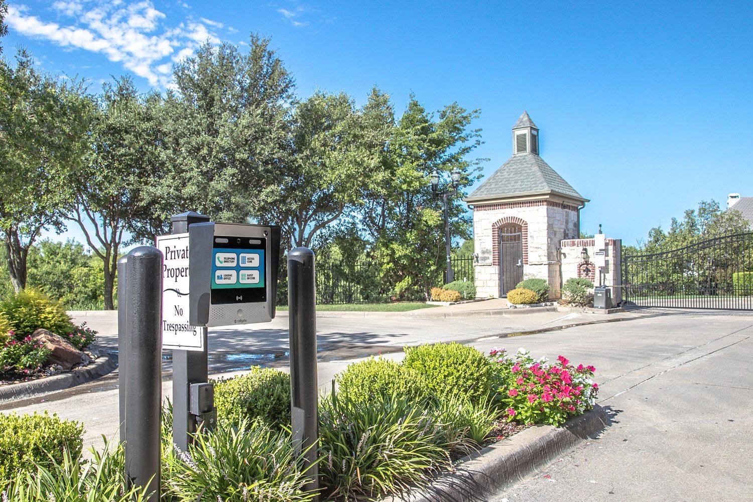 CellGate WXL cellular access unit at a gated entry